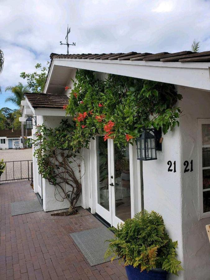 Marina Beach Motel Santa Barbara Bagian luar foto